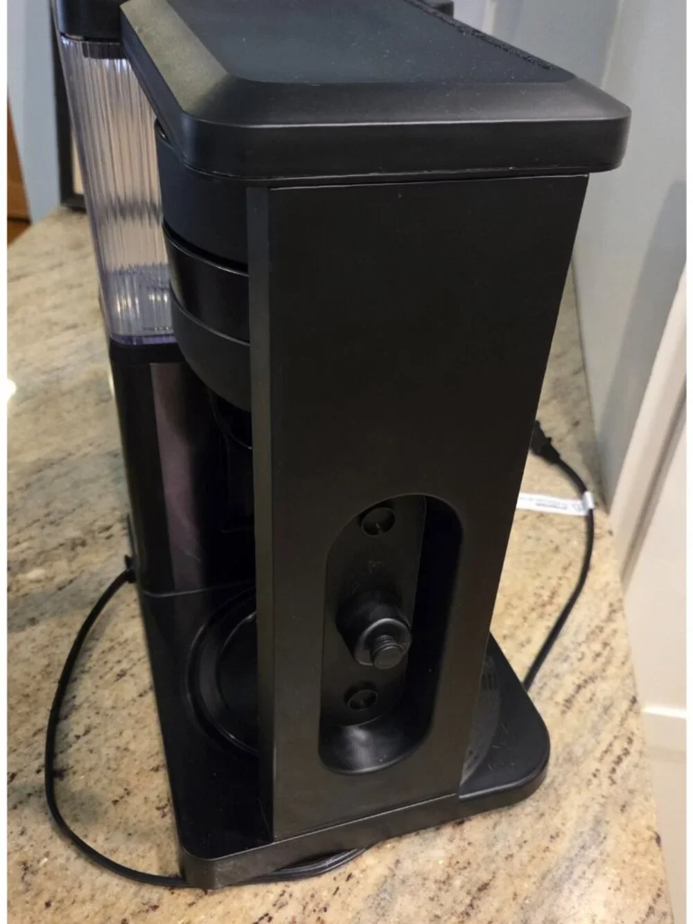 Ninja Hot & Iced Coffee Maker Single Serve to 10 Cup Carafe Drip Rapid Cold